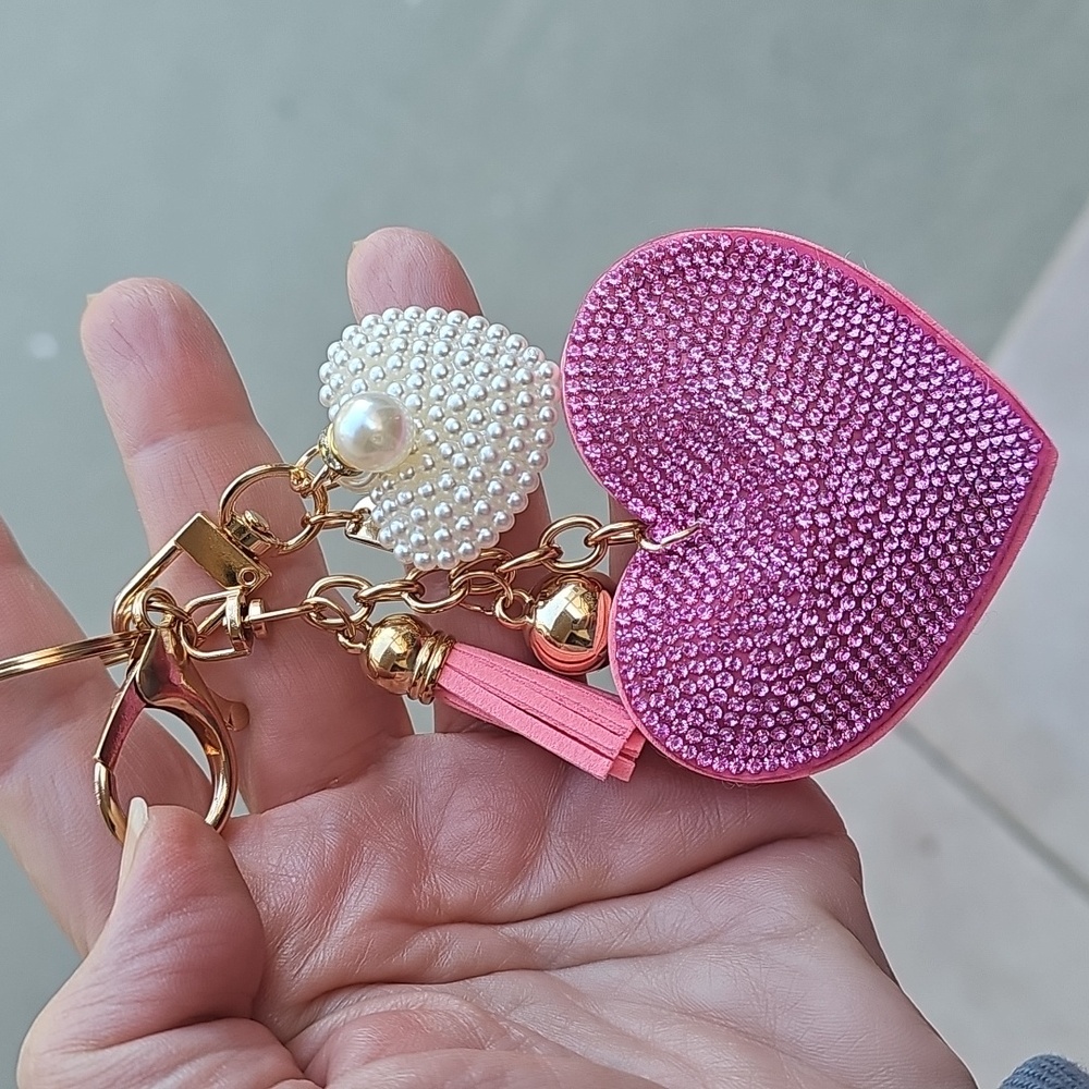 Elegant Heart Pearl Keychain, Bag Charm, Pendant, Car Key Accesories Valentines - Picture 4 of 6